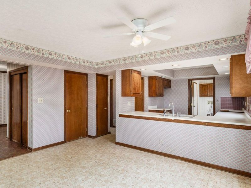 1075 Carousel Court , Westerville, OH 43081 Photo 12