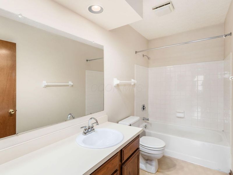 1075 Carousel Court , Westerville, OH 43081 Photo 30