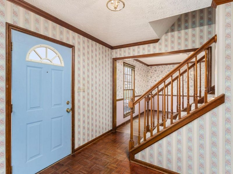 1075 Carousel Court , Westerville, OH 43081 Photo 4