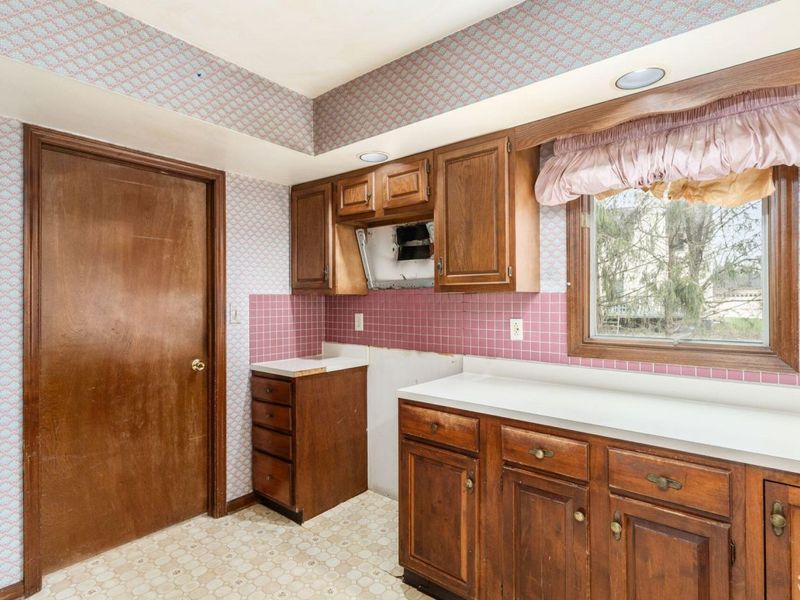 1075 Carousel Court , Westerville, OH 43081 Photo 9