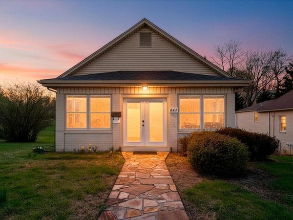 841 Bedford RD , Vinton, VA 24179