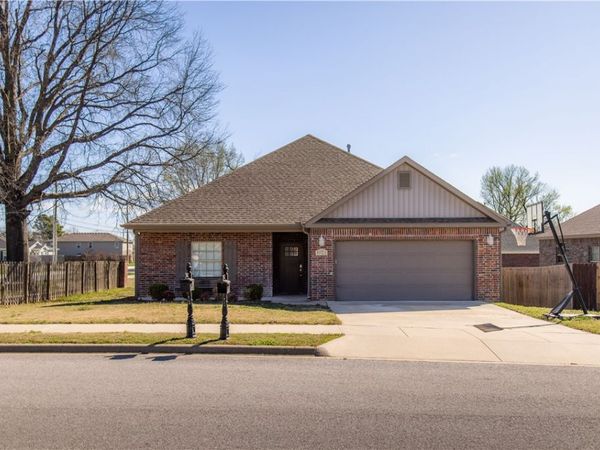 2201 Aspen , Siloam Springs, AR 72761