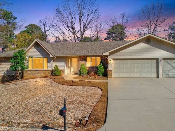 6 Banbury Lane, Bella Vista, AR 72714