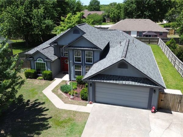 3029 N Quartz Drive, Fayetteville, AR 72704