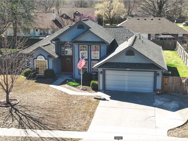 3029 N Quartz Drive , Fayetteville, AR 72704