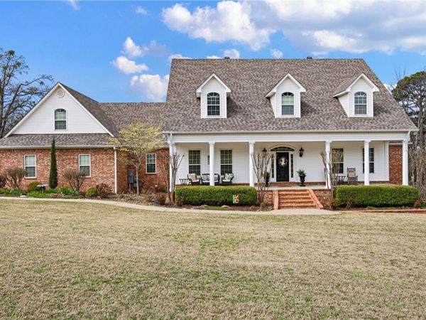 788 Cliff Road, Russellville, AR 72802