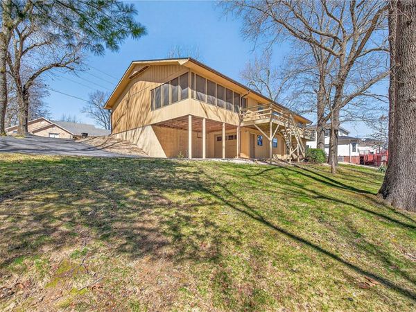 8272 Fairway Drive, Rogers, AR 72756
