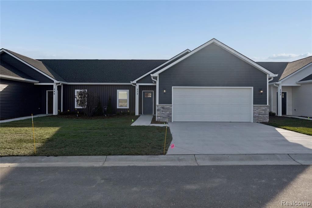 232 Marion Oaks Drive, Marion Township, MI 48843 Main Photo