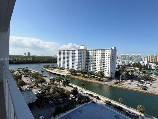 500 Bayview Dr , Unit 1031, Sunny Isles Beach, FL 33160