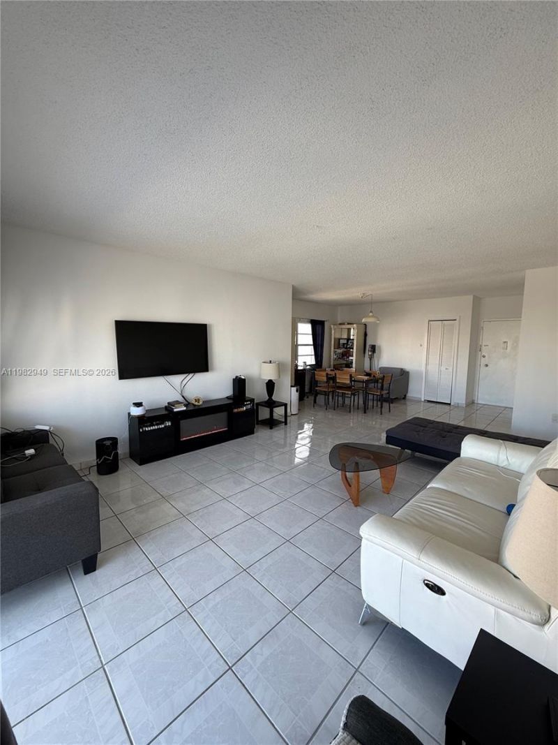 500 Bayview Dr, Unit 1031, Sunny Isles Beach, FL 33160 Photo