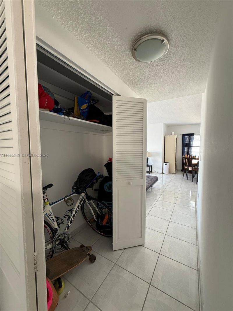 500 Bayview Dr, Unit 1031, Sunny Isles Beach, FL 33160 Photo