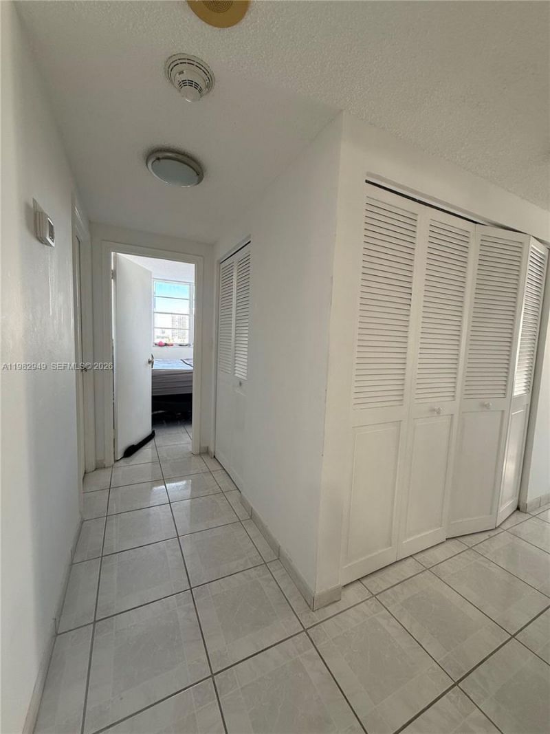 500 Bayview Dr, Unit 1031, Sunny Isles Beach, FL 33160 Photo