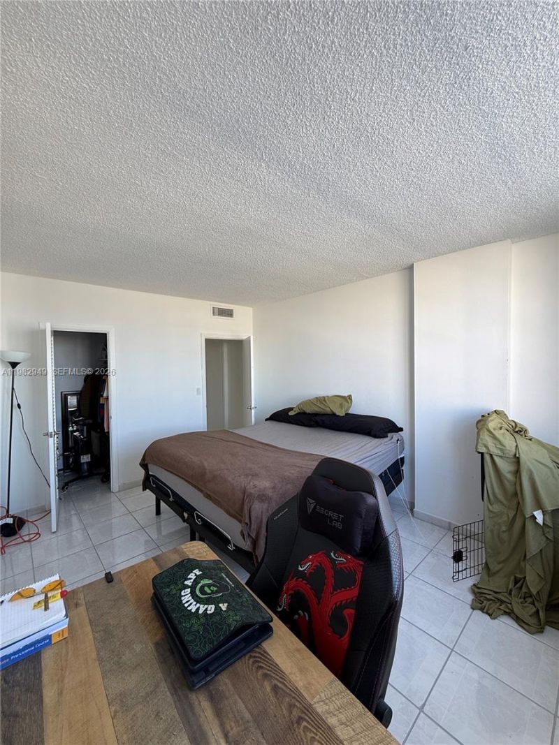 500 Bayview Dr, Unit 1031, Sunny Isles Beach, FL 33160 Photo