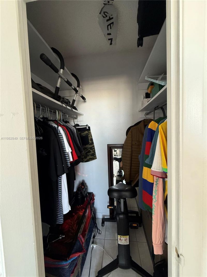 500 Bayview Dr, Unit 1031, Sunny Isles Beach, FL 33160 Photo