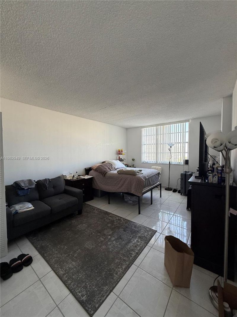 500 Bayview Dr, Unit 1031, Sunny Isles Beach, FL 33160 Photo
