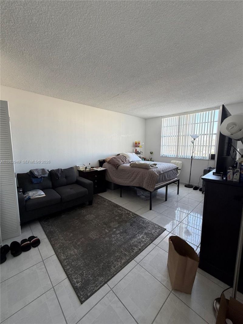 500 Bayview Dr, Unit 1031, Sunny Isles Beach, FL 33160 Photo