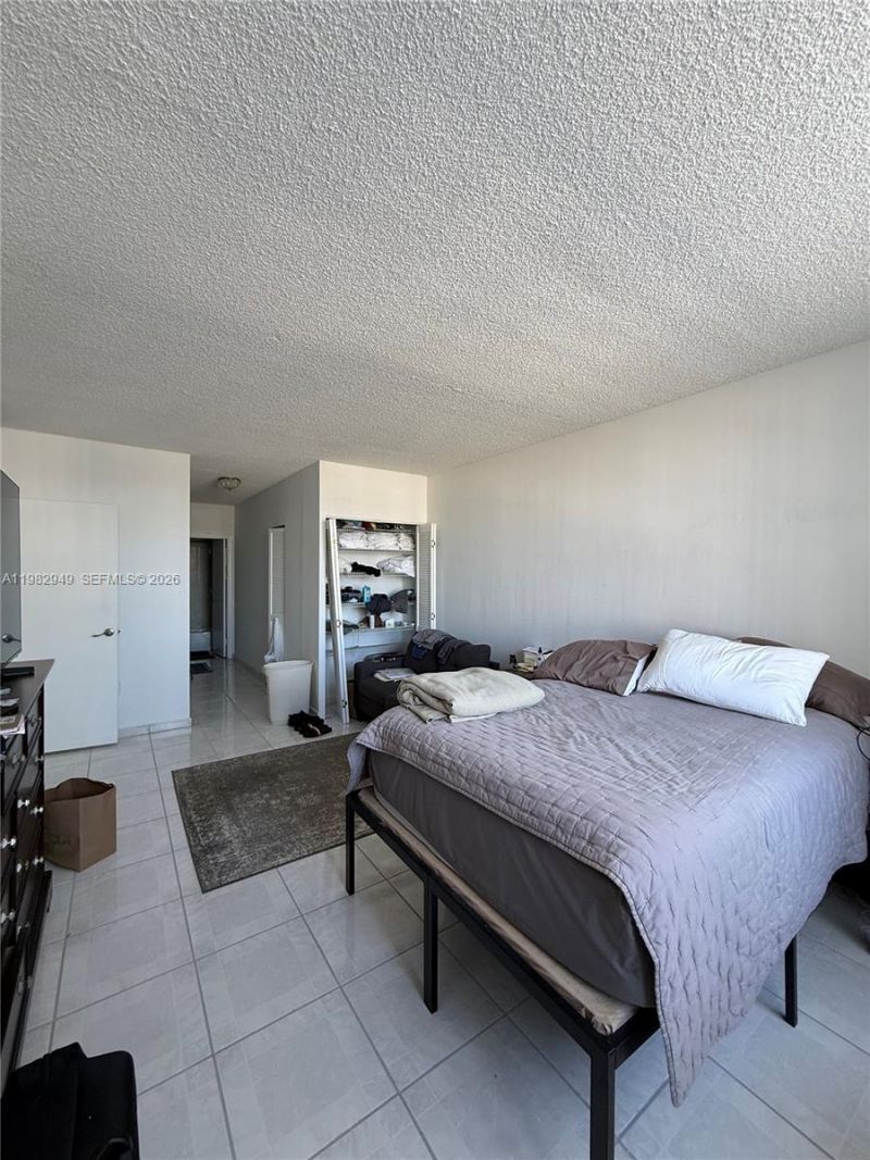 500 Bayview Dr, Unit 1031, Sunny Isles Beach, FL 33160 Photo