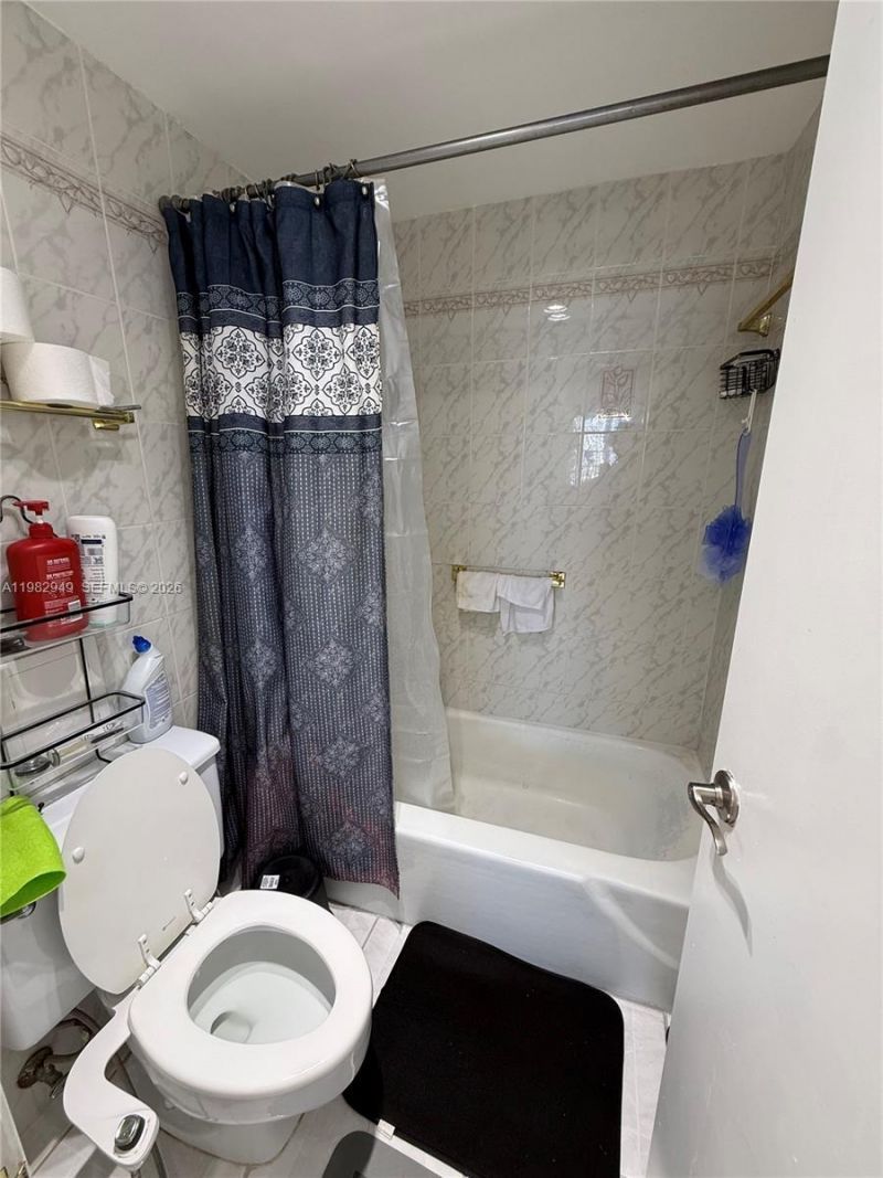 500 Bayview Dr, Unit 1031, Sunny Isles Beach, FL 33160 Photo