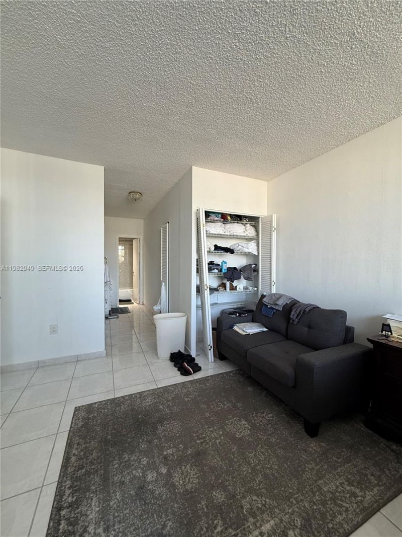 500 Bayview Dr, Unit 1031, Sunny Isles Beach, FL 33160 Photo