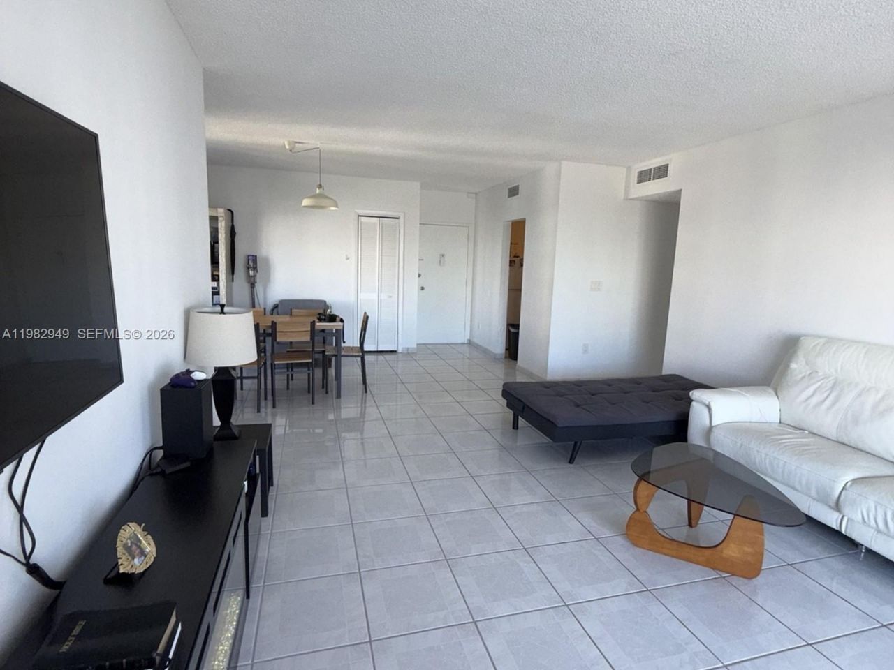 500 Bayview Dr, Unit 1031, Sunny Isles Beach, FL 33160 Photo