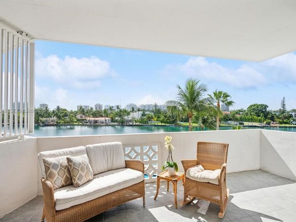 9101 E Bay Harbor Dr, Unit 404, Bay Harbor Islands, FL 33154