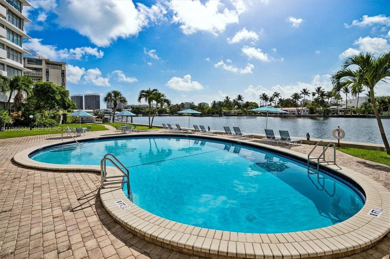 9101 E Bay Harbor Dr, Unit 404, Bay Harbor Islands, FL 33154 Photo