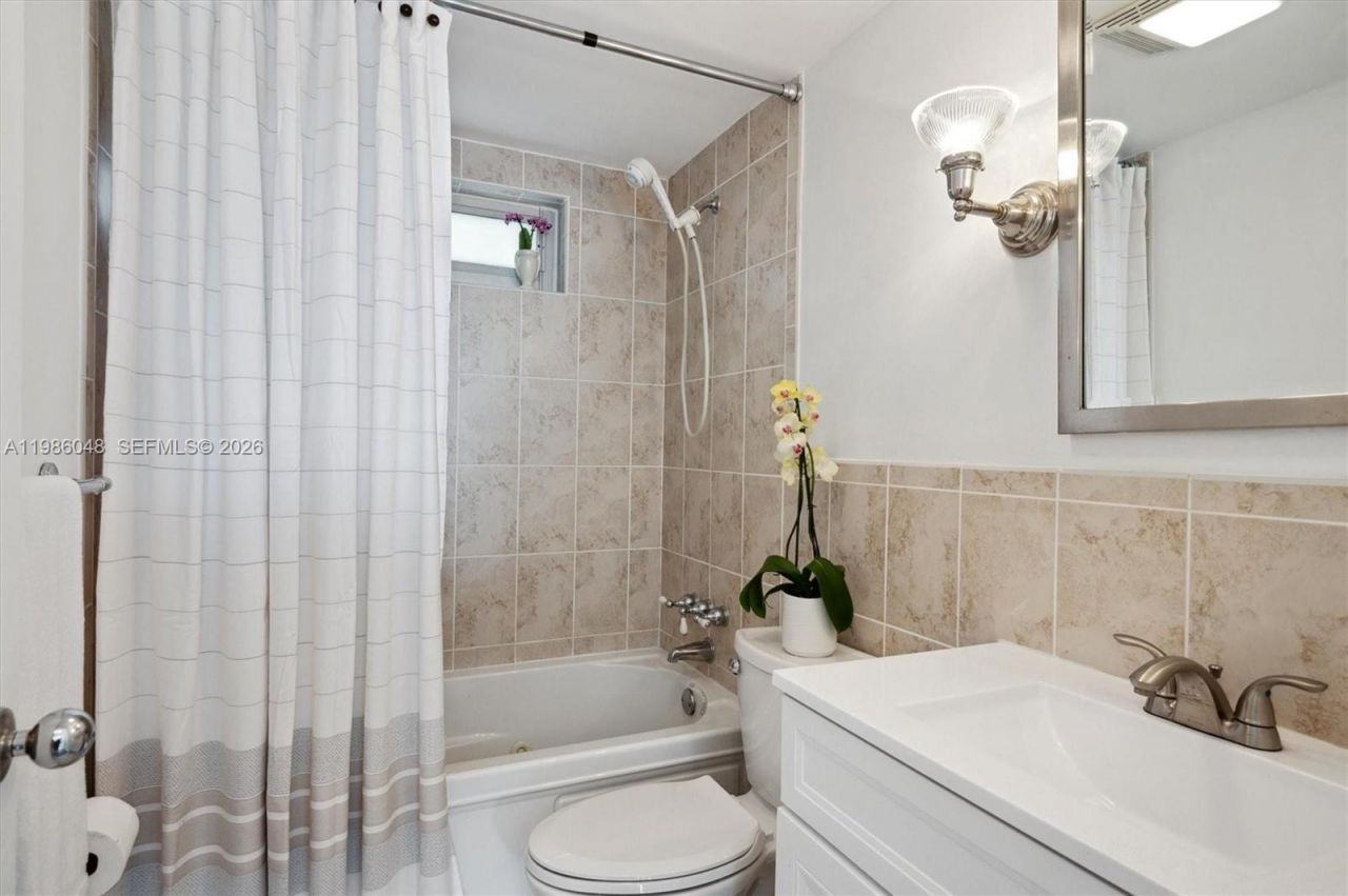 9101 E Bay Harbor Dr , Unit 404, Bay Harbor Islands, FL 33154 Photo