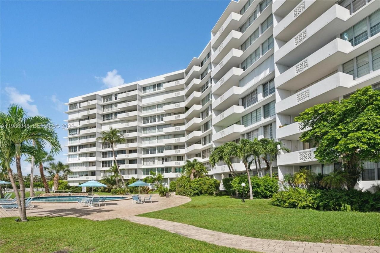 9101 E Bay Harbor Dr , Unit 404, Bay Harbor Islands, FL 33154 Photo