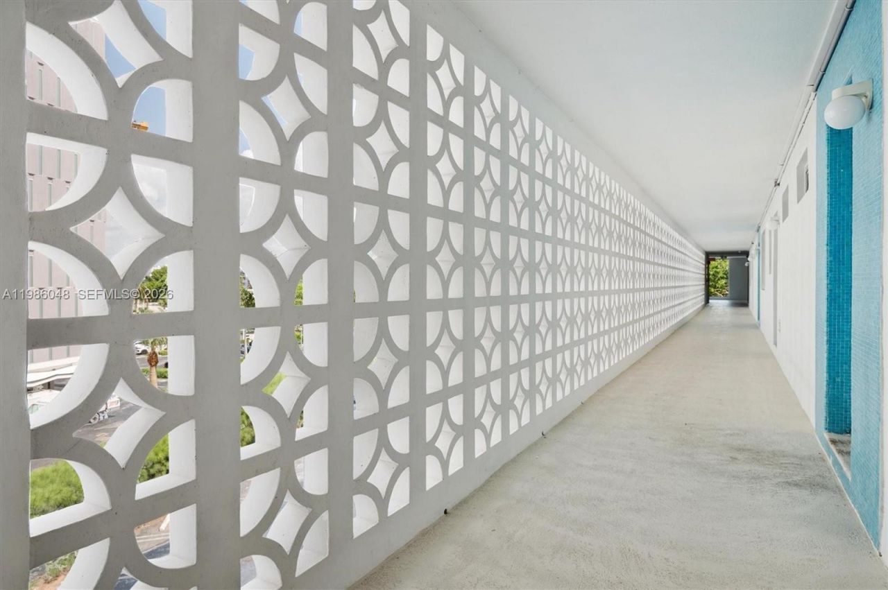 9101 E Bay Harbor Dr , Unit 404, Bay Harbor Islands, FL 33154 Photo