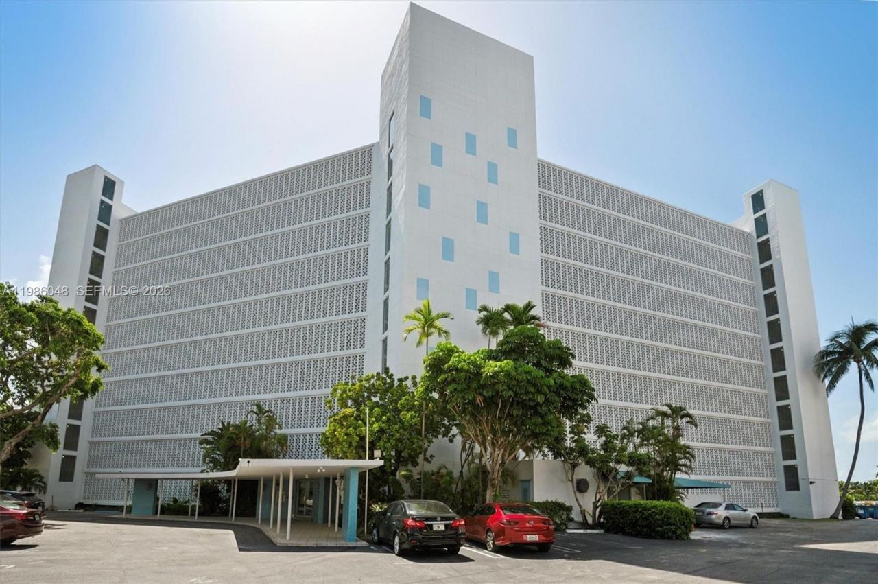 9101 E Bay Harbor Dr , Unit 404, Bay Harbor Islands, FL 33154 Photo