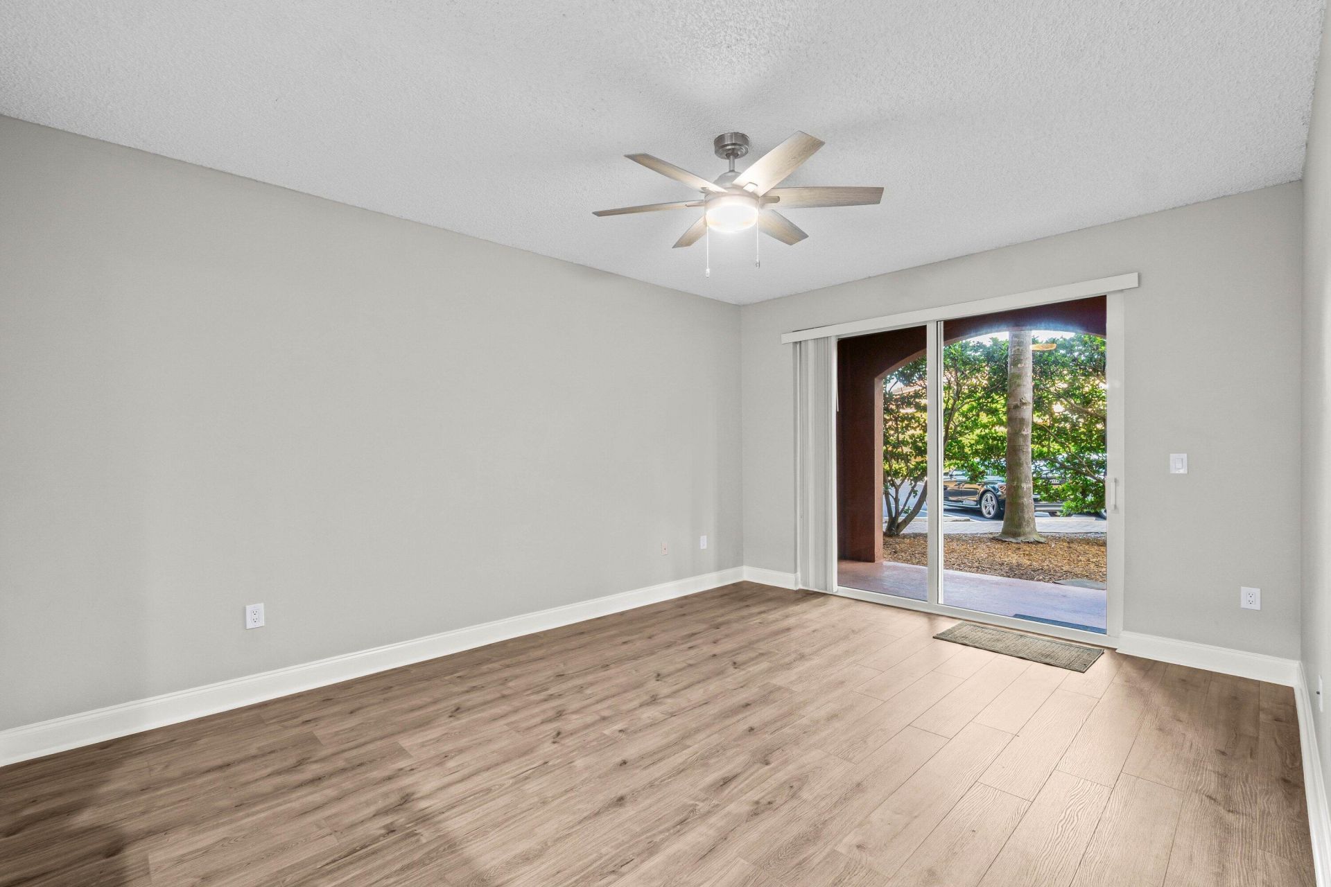 1000 Scotia Drive, Unit 105, Hypoluxo, FL 33462 Photo