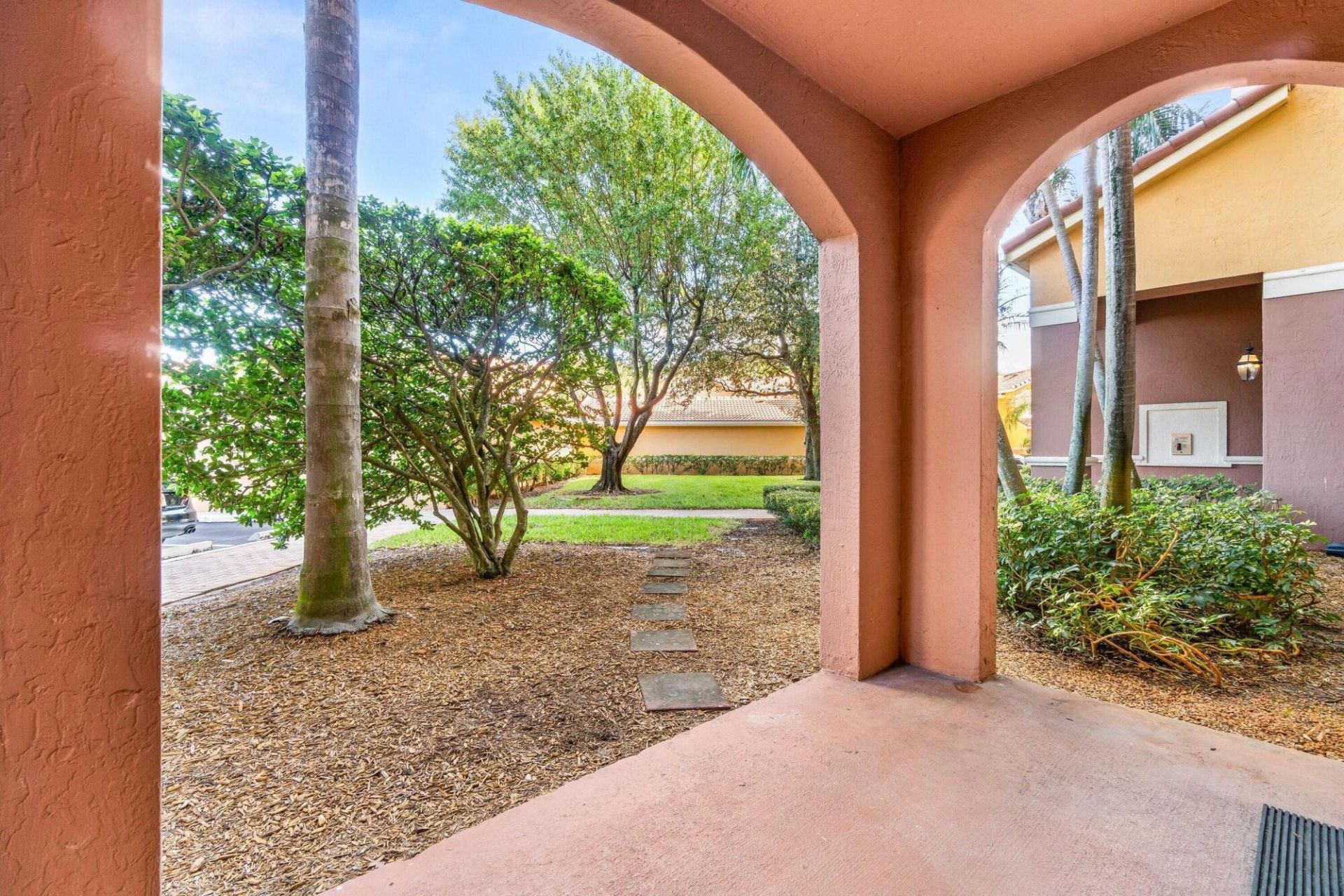 1000 Scotia Drive, Unit 105, Hypoluxo, FL 33462 Photo