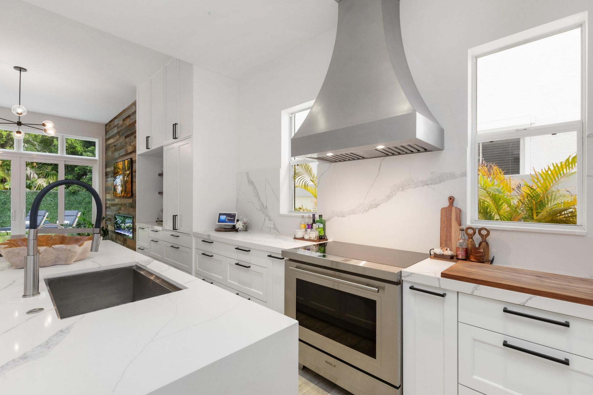 24 Grand Bay Estates Circle, Key Biscayne, FL 33149 Photo