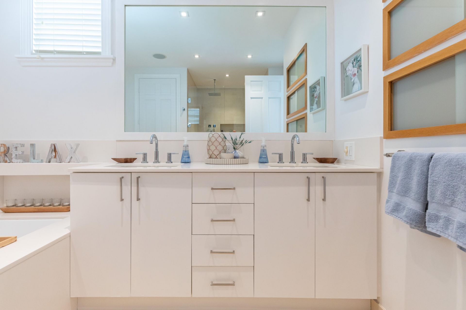 24 Grand Bay Estates Circle, Key Biscayne, FL 33149 Photo