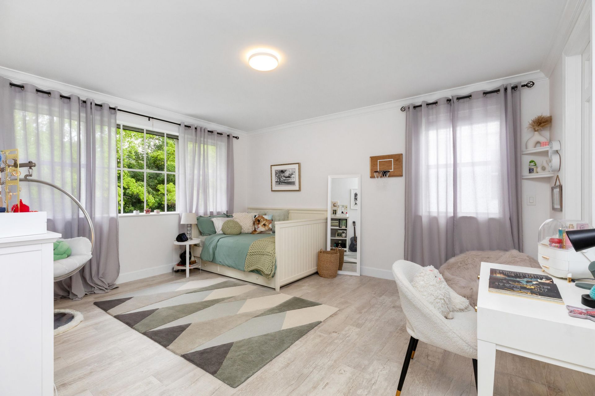 24 Grand Bay Estates Circle, Key Biscayne, FL 33149 Photo