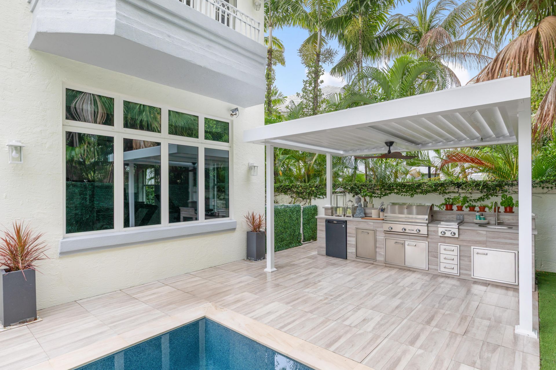 24 Grand Bay Estates Circle, Key Biscayne, FL 33149 Photo