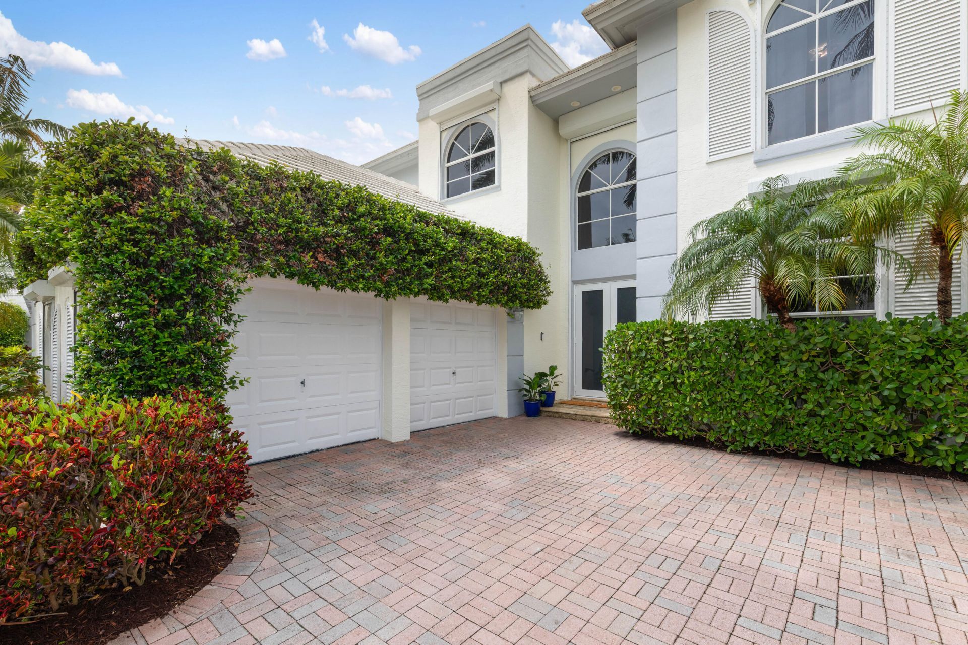 24 Grand Bay Estates Circle, Key Biscayne, FL 33149 Photo
