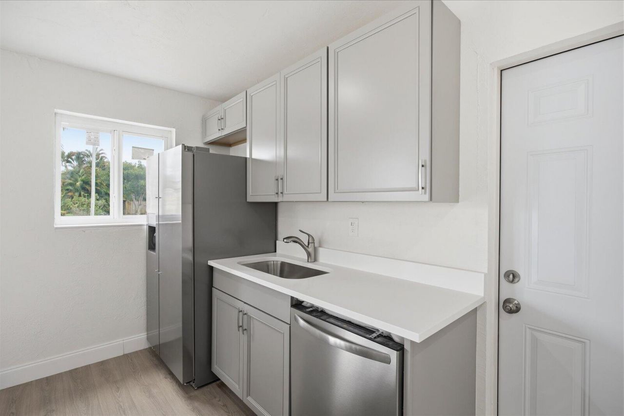 737 W Ilex Drive, West Palm Beach, FL 33403 Photo