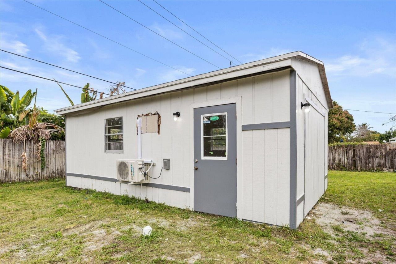 737 W Ilex Drive, West Palm Beach, FL 33403 Photo