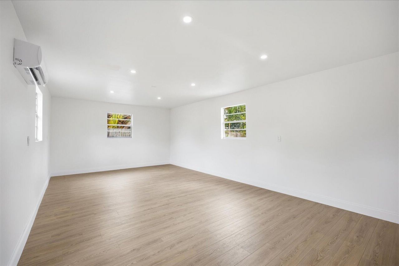 737 W Ilex Drive, West Palm Beach, FL 33403 Photo