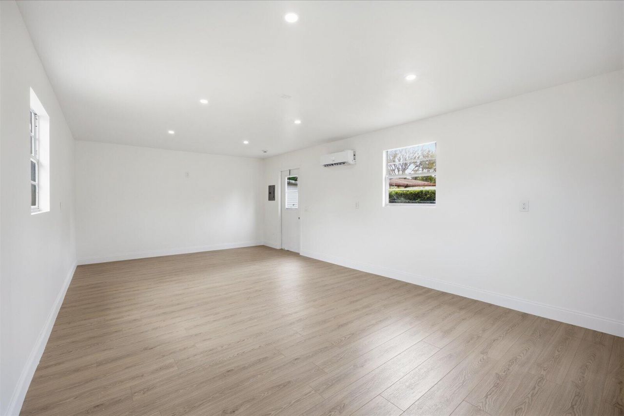 737 W Ilex Drive, West Palm Beach, FL 33403 Photo