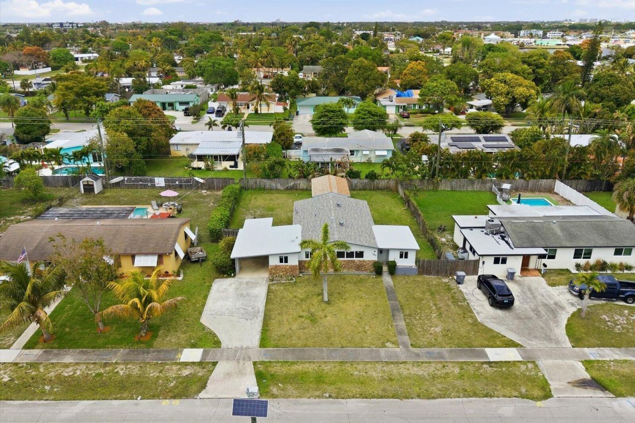 737 W Ilex Drive, West Palm Beach, FL 33403 Photo