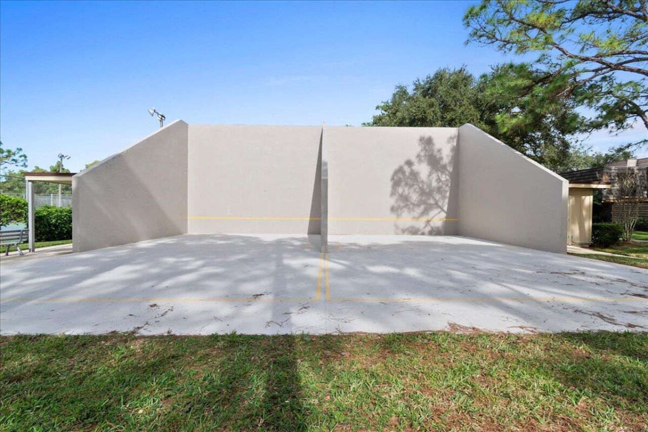 522 5th Terrace, Palm Beach Gardens, FL 33418 Photo