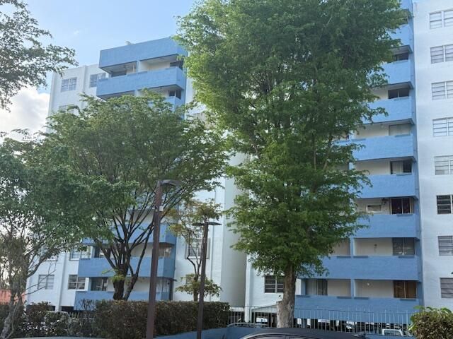 5050 NW 7th Street, Unit 701, Miami, FL 33126 Photo