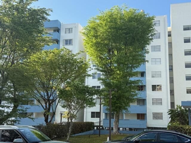 5050 NW 7th Street, Unit 701, Miami, FL 33126 Photo