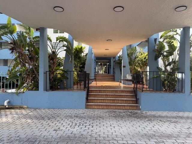 5050 NW 7th Street, Unit 701, Miami, FL 33126 Photo