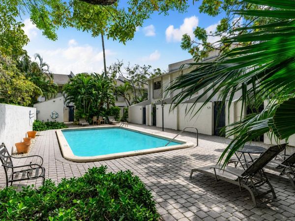 563 NE 7th Avenue, Unit 1B, Fort Lauderdale, FL 33301