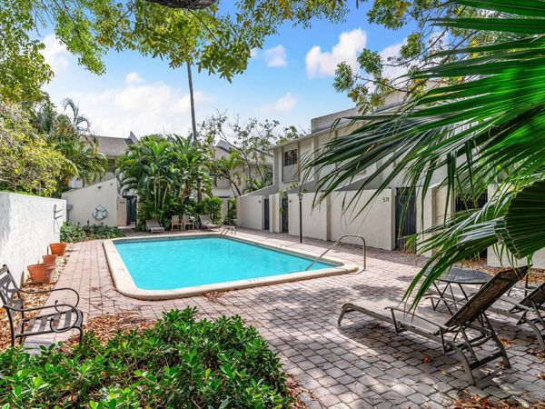 563 NE 7th Avenue, Unit 1B, Fort Lauderdale, FL 33301