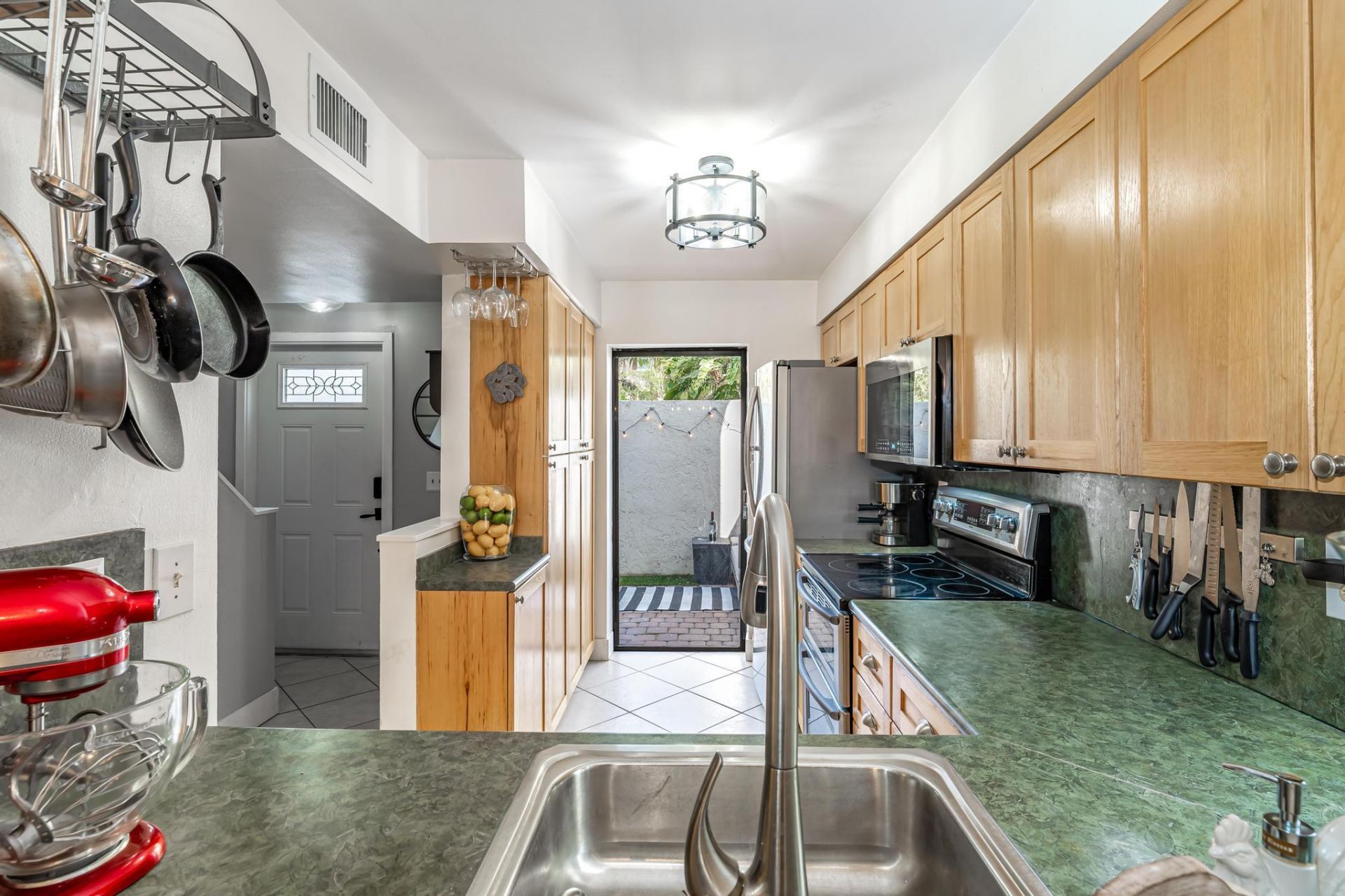 563 NE 7th Avenue, Unit 1B, Fort Lauderdale, FL 33301 Photo