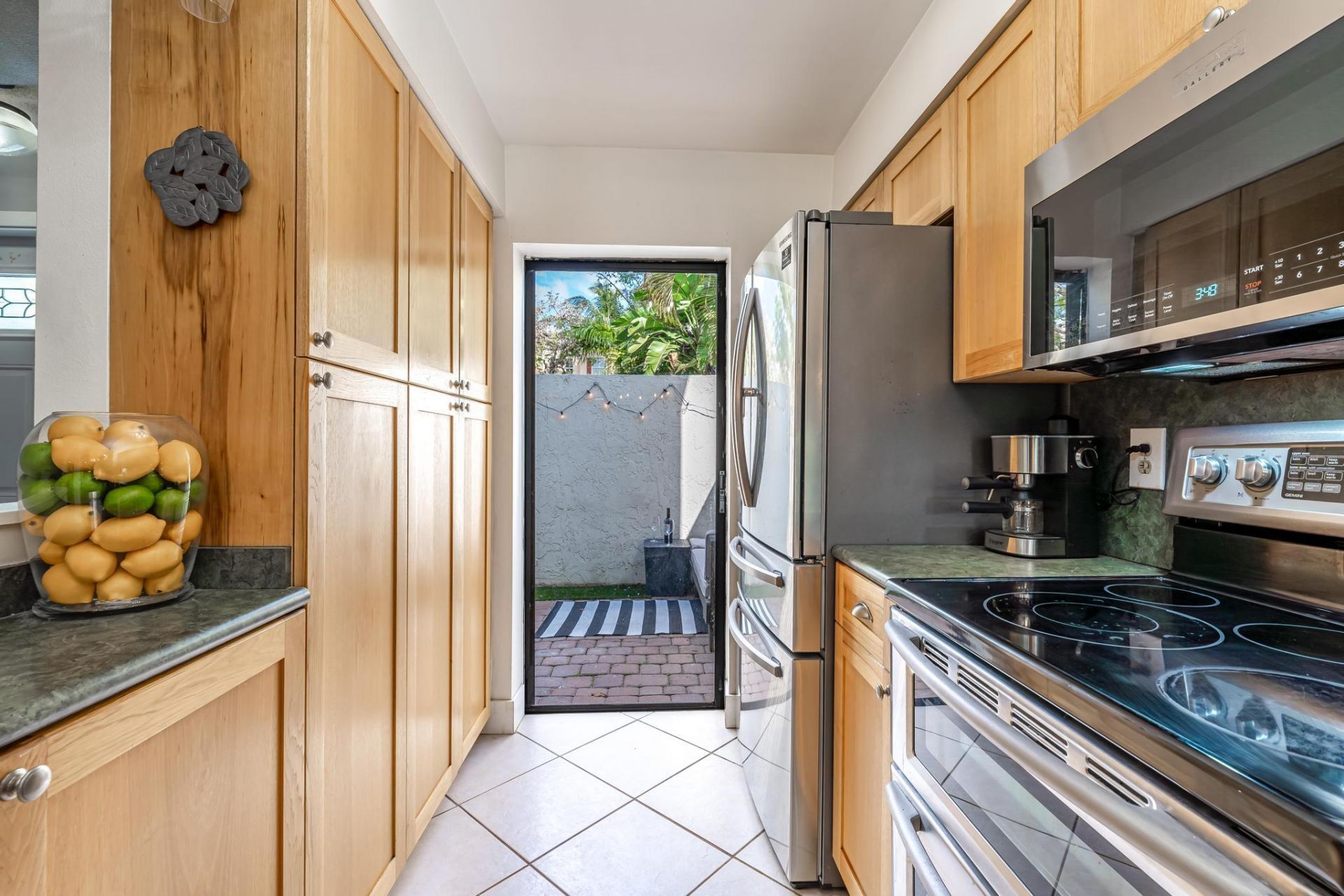 563 NE 7th Avenue, Unit 1B, Fort Lauderdale, FL 33301 Photo